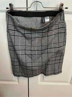 H&M Divided stretchy mini skirt
